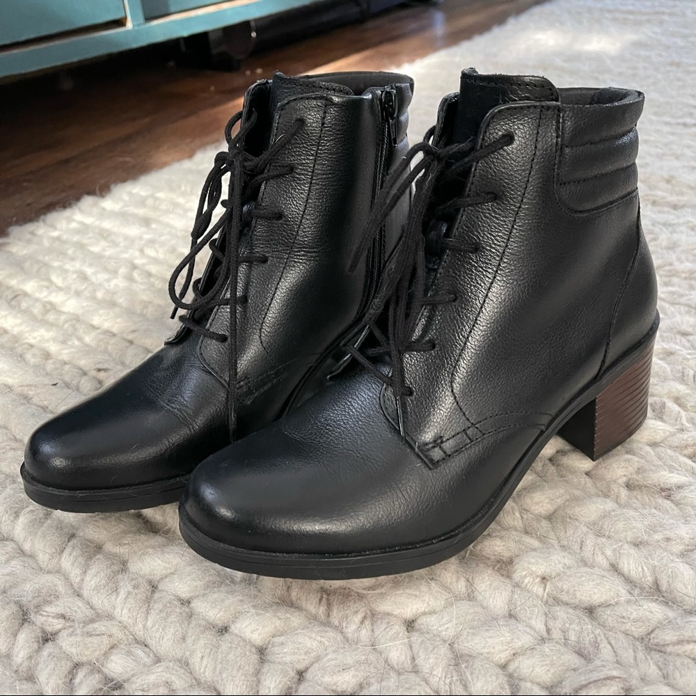 Clarks Ultimate Comfort Collection Heeled Booties